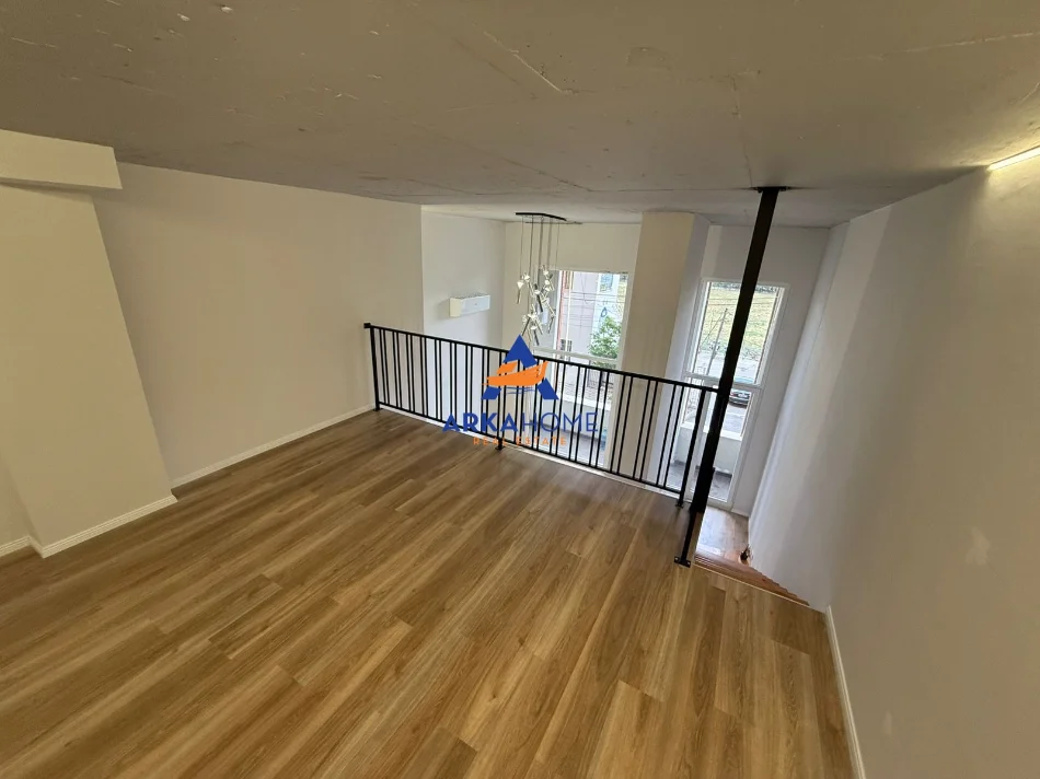 Tirane, jepet me qera apartament Dublex Kati 1, 60 m² 450 € 