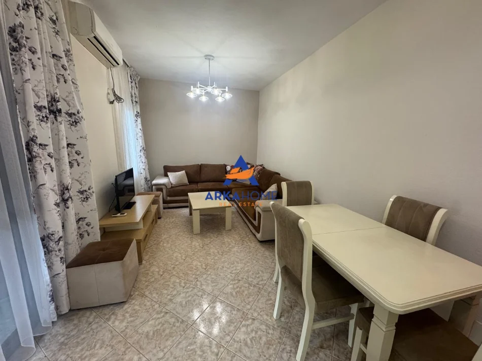 Tirane, jepet me qera apartament 1+1+Ballkon Kati 6, 75 m² 650 € 