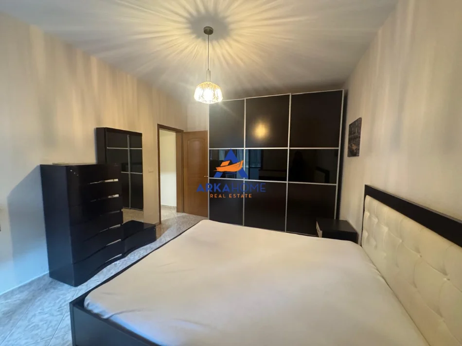 Tirane, jepet me qera apartament 1+1+Ballkon Kati 6, 75 m² 650 € 
