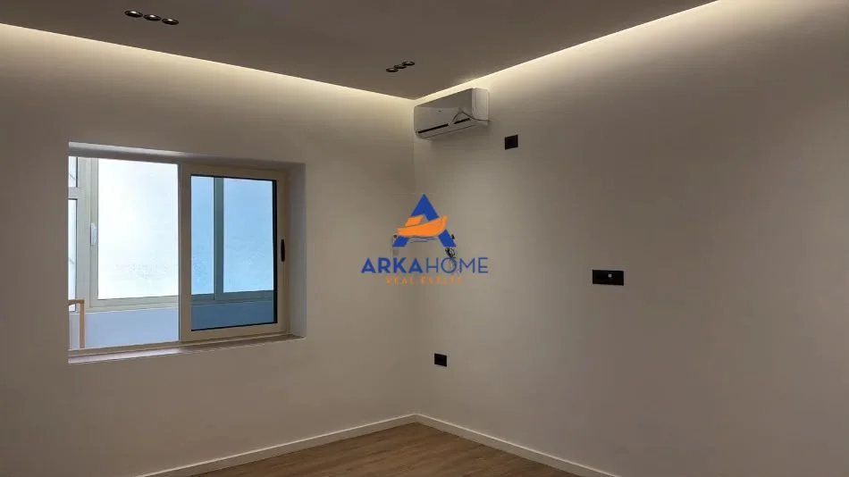 Tirane, jepet me qera zyre Kati 1, 70 m² 550 € 