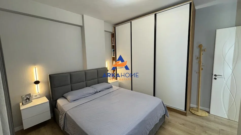 Tirane, shitet apartament 2+1+Ballkon Kati 6, 81 m² 117.270 € 