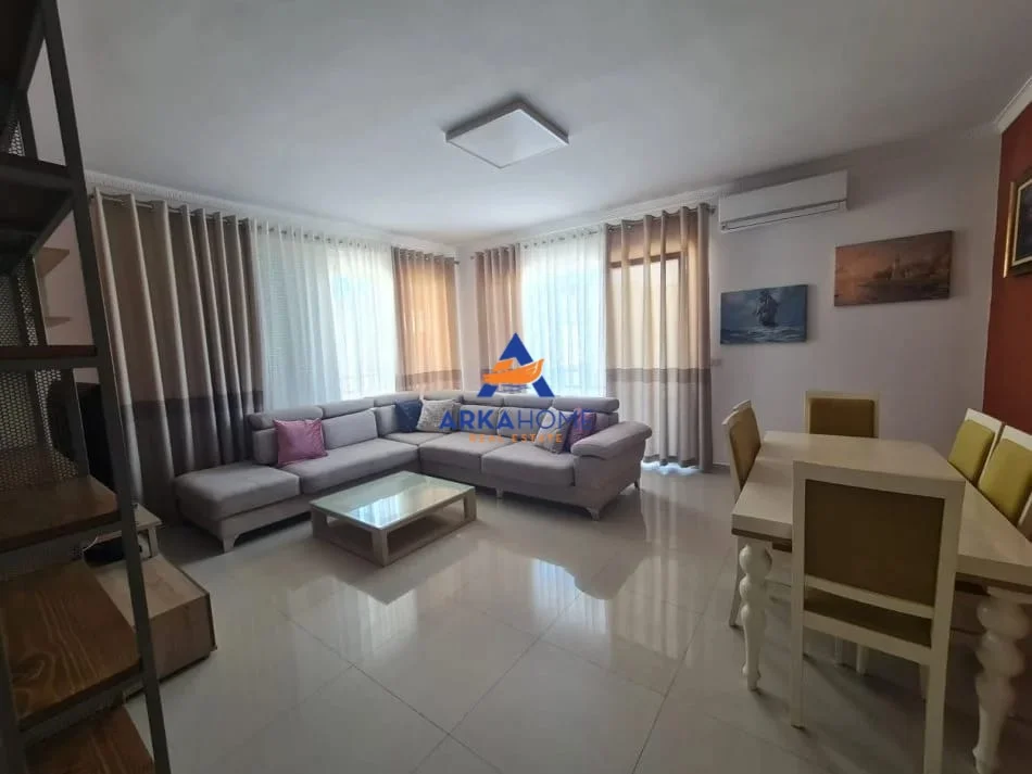 Tirane, jepet me qera apartament 3+1+Ballkon Kati 2, 128 m² 850 € 