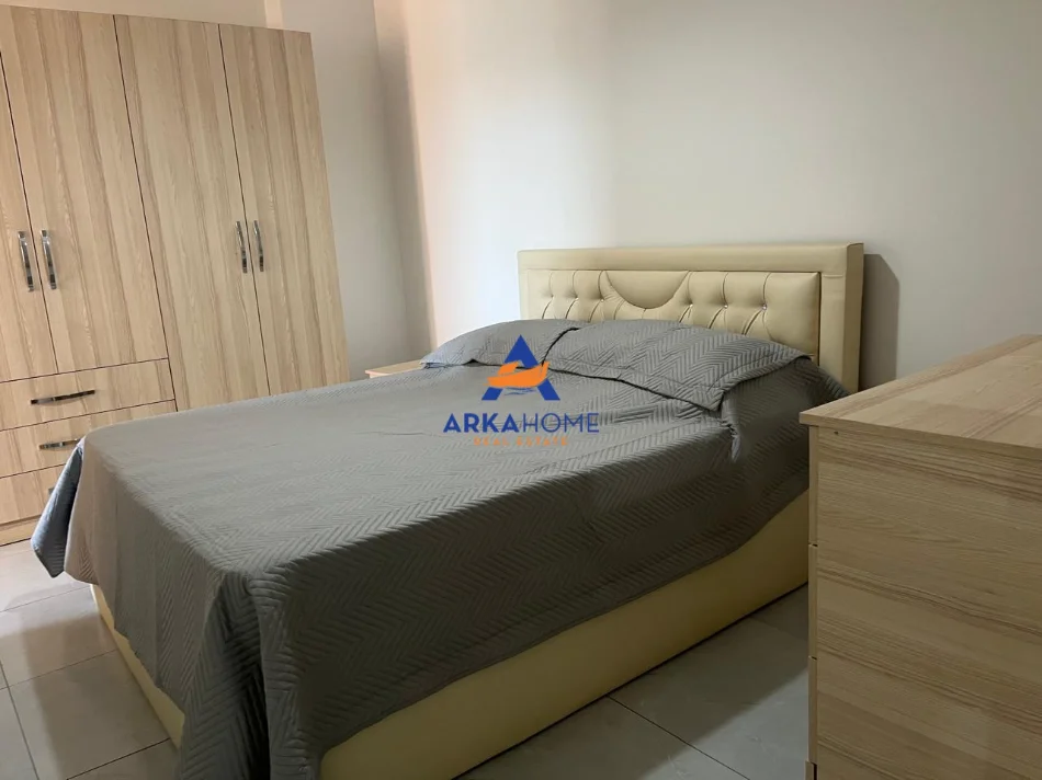 Tirane, jepet me qera apartament 2+1+Ballkon Kati 9, 92 m² 534 € 