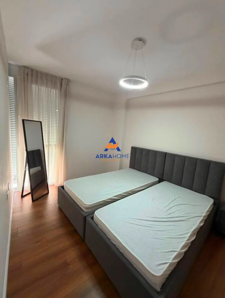 Tirane, jepet me qera apartament 2+1+Ballkon Kati 2, 70 m² 800 € 