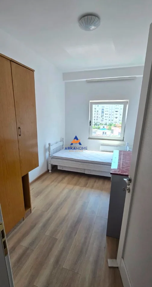 Tirane, jepet me qera apartament 2+1 Kati 5, 93 m² 750 € 