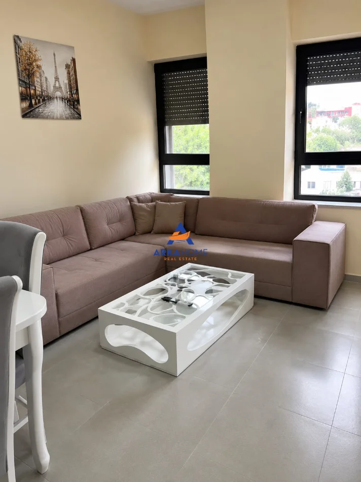 Tirane, shitet apartament 2+1+Ballkon Kati 3, 121 m² 121.500 € 