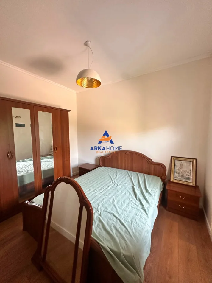 Tirane, jepet me qera apartament 1+1+Ballkon Kati 1, 45 m² 375 €