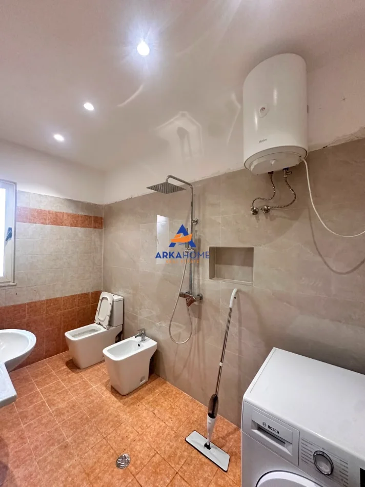 Tirane, jepet me qera apartament 1+1+Ballkon Kati 1, 45 m² 375 €