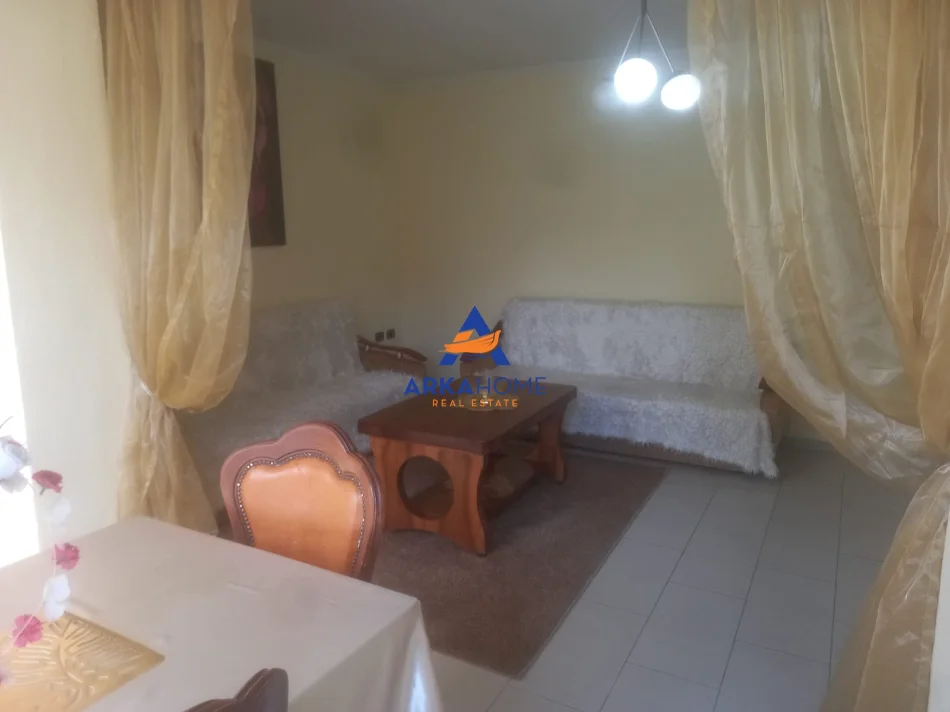 Tirane, jepet me qera apartament 2+1+Ballkon Kati 2, 90 m² 644 € 