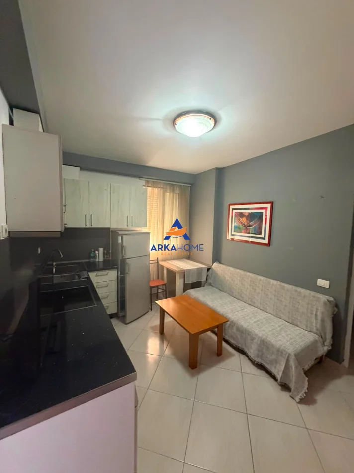 Tirane, jepet me qera apartament 1+1 Kati 1, 44 m² 461 € 