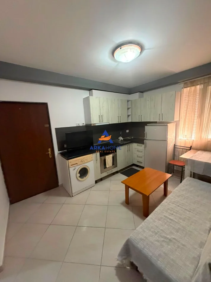 Tirane, jepet me qera apartament 1+1 Kati 1, 44 m² 461 € 