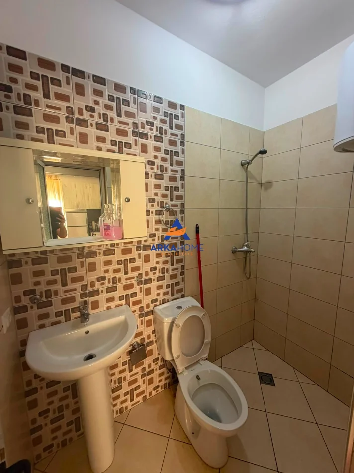 Tirane, jepet me qera apartament 1+1 Kati 1, 44 m² 461 € 