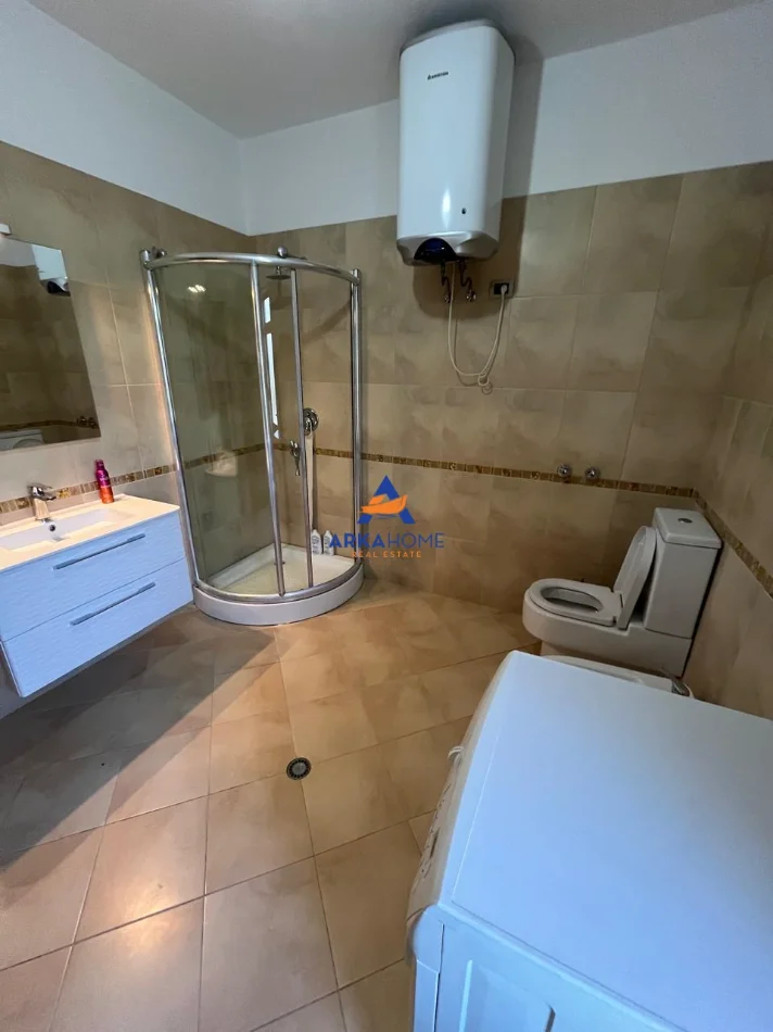 Tirane, jepet me qera apartament 2+1+Ballkon Kati 3, 100 m² 537 € 