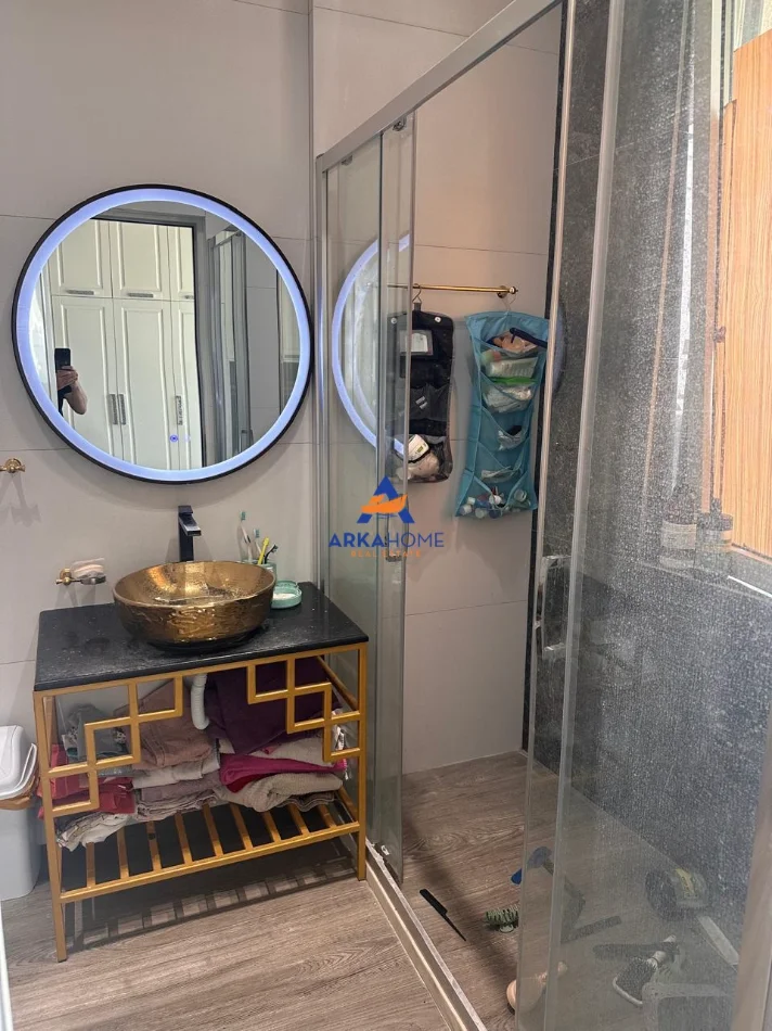 Tirane, shitet apartament 3+1+Ballkon Kati 3, 180 m² 425.965 € 
