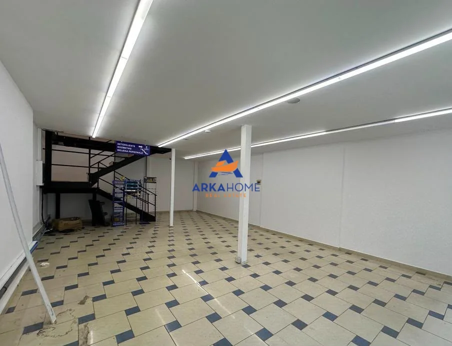 Tirane, jepet me qera ambjent biznesi Kati 0, 135 m² 1.609 € 