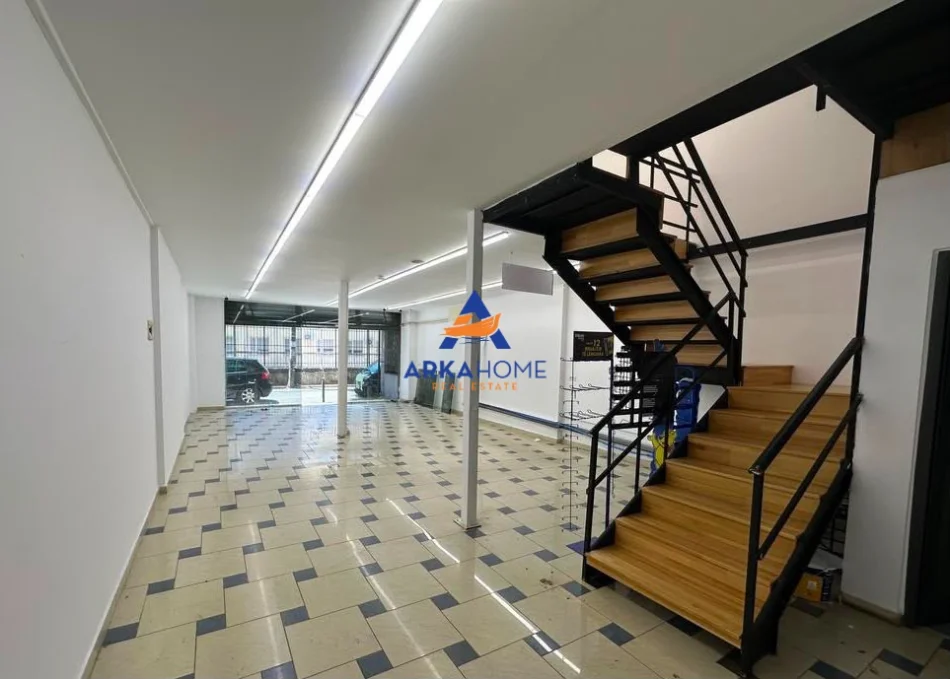 Tirane, jepet me qera ambjent biznesi Kati 0, 135 m² 1.609 € 