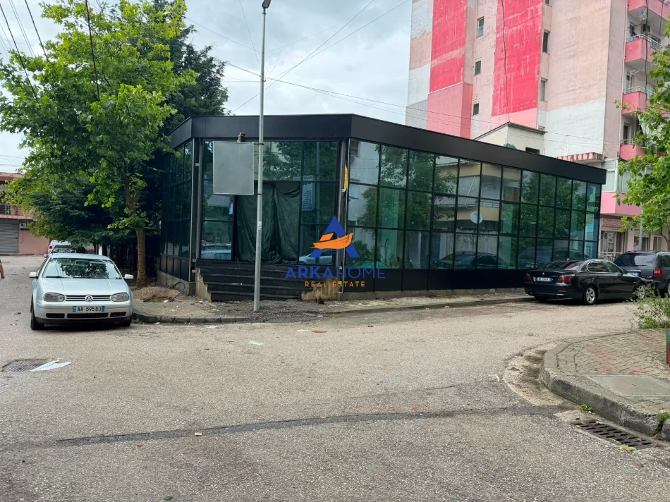 Fushe Kruje, jepet me qera Kati 0, 140 m² 1.072 €