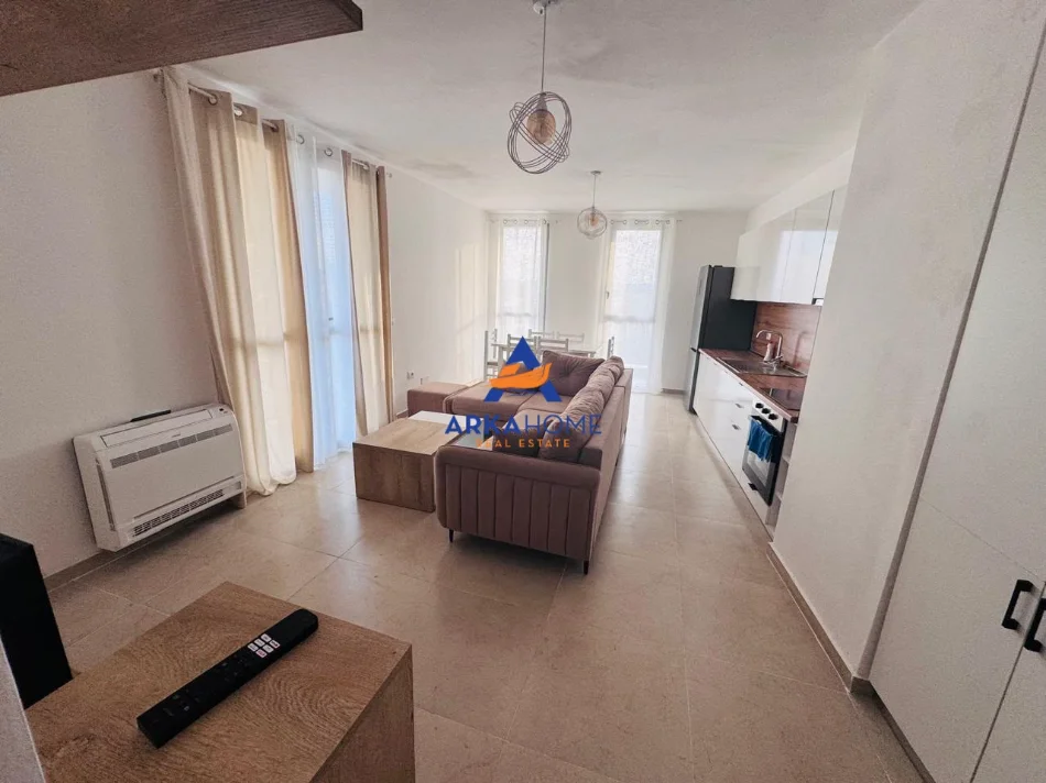 Tirane, jepet me qera apartament 2+1+Ballkon Kati 5, 108 m² 482 € (5 MAJI)