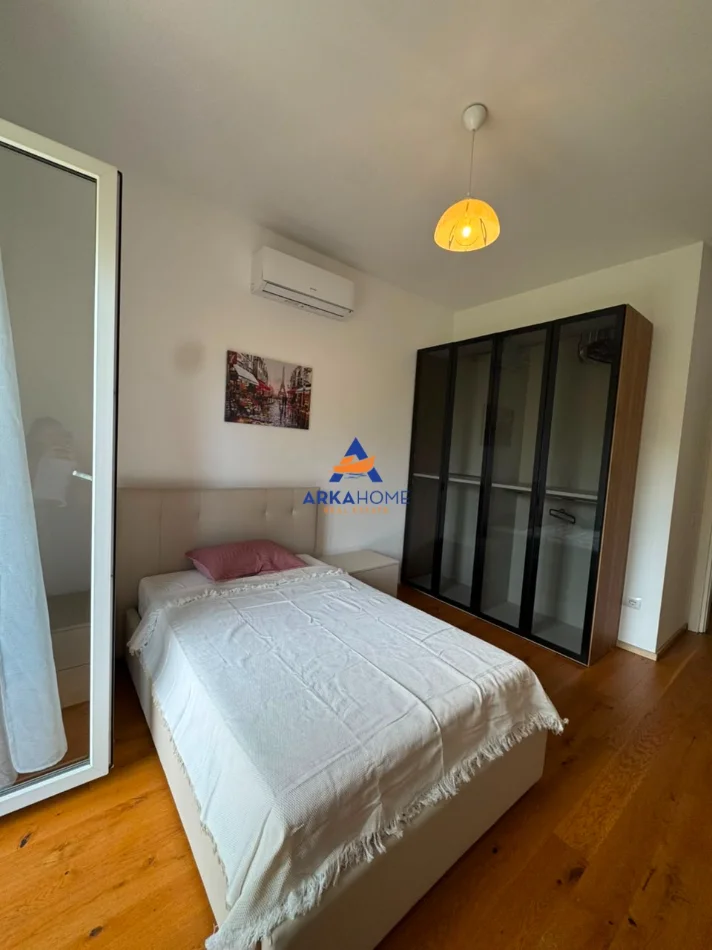 Tirane, jepet me qera apartament 2+1+Ballkon Kati 2, 112 m² 1.200 € 