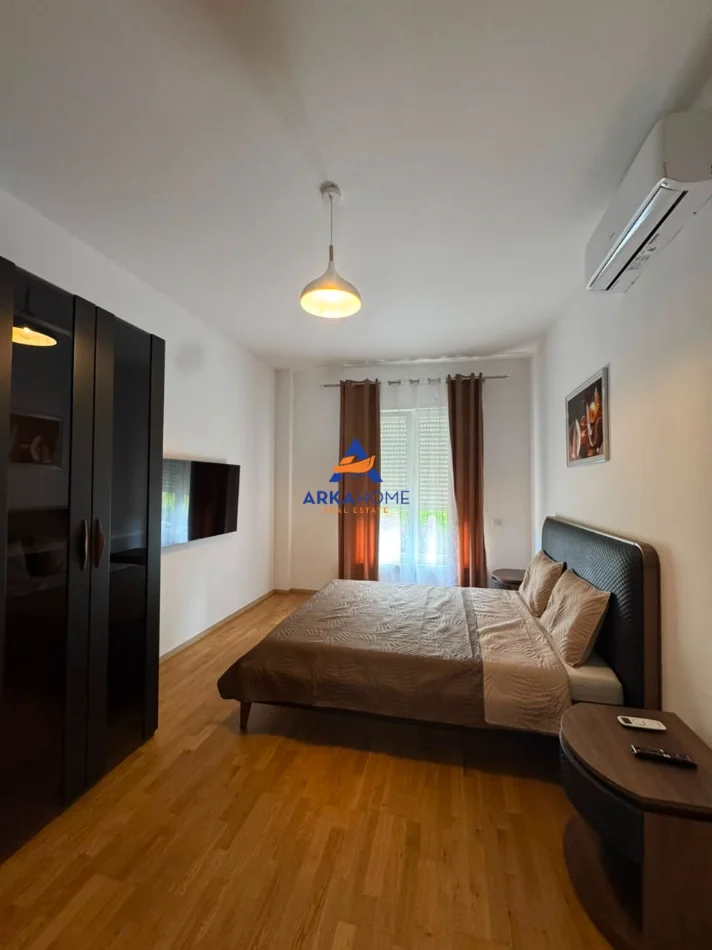 Tirane, jepet me qera apartament 2+1+Ballkon Kati 2, 112 m² 1.200 € 