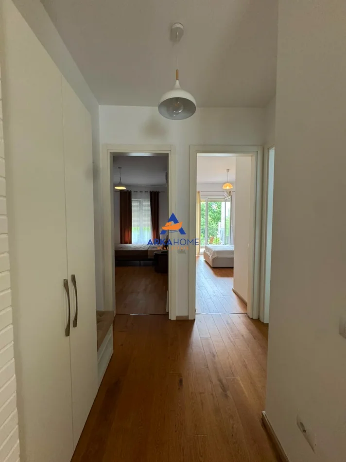 Tirane, jepet me qera apartament 2+1+Ballkon Kati 2, 112 m² 1.200 € 