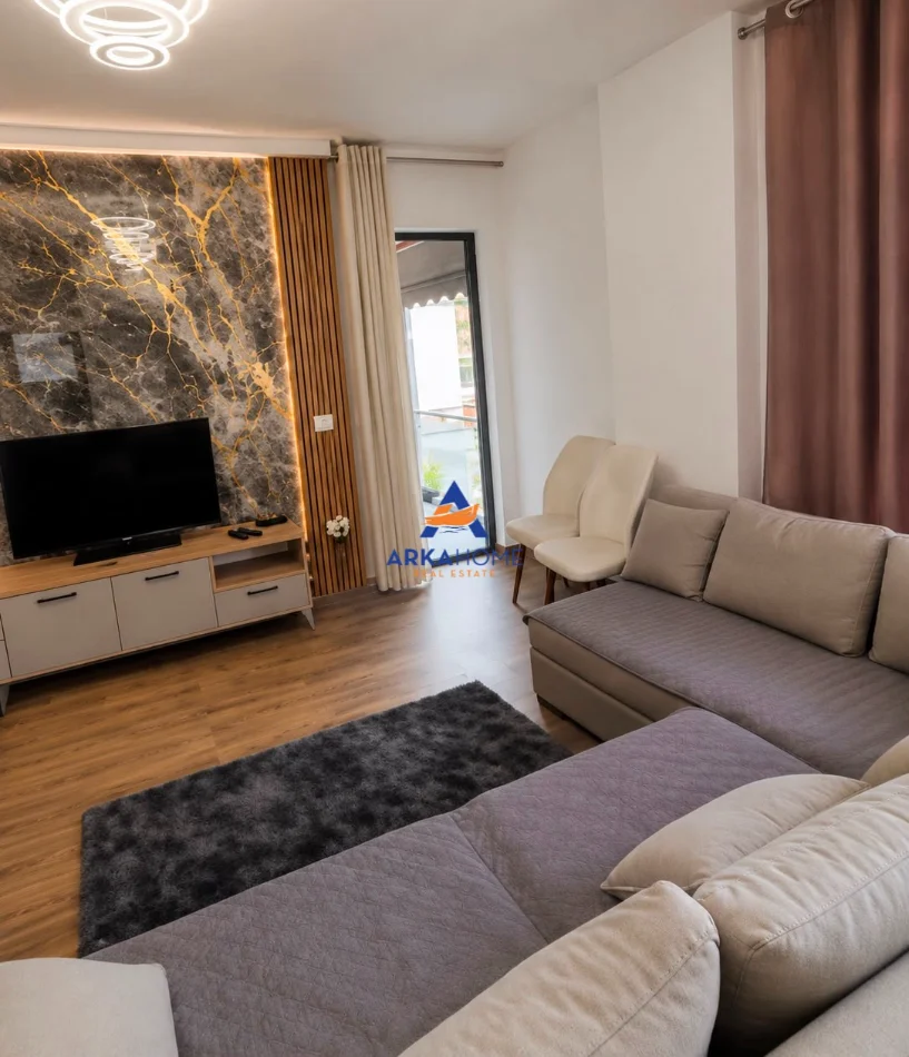 Tirane, jepet me qera apartament 1+1+Ballkon Kati 4, 78 m² 537 € 