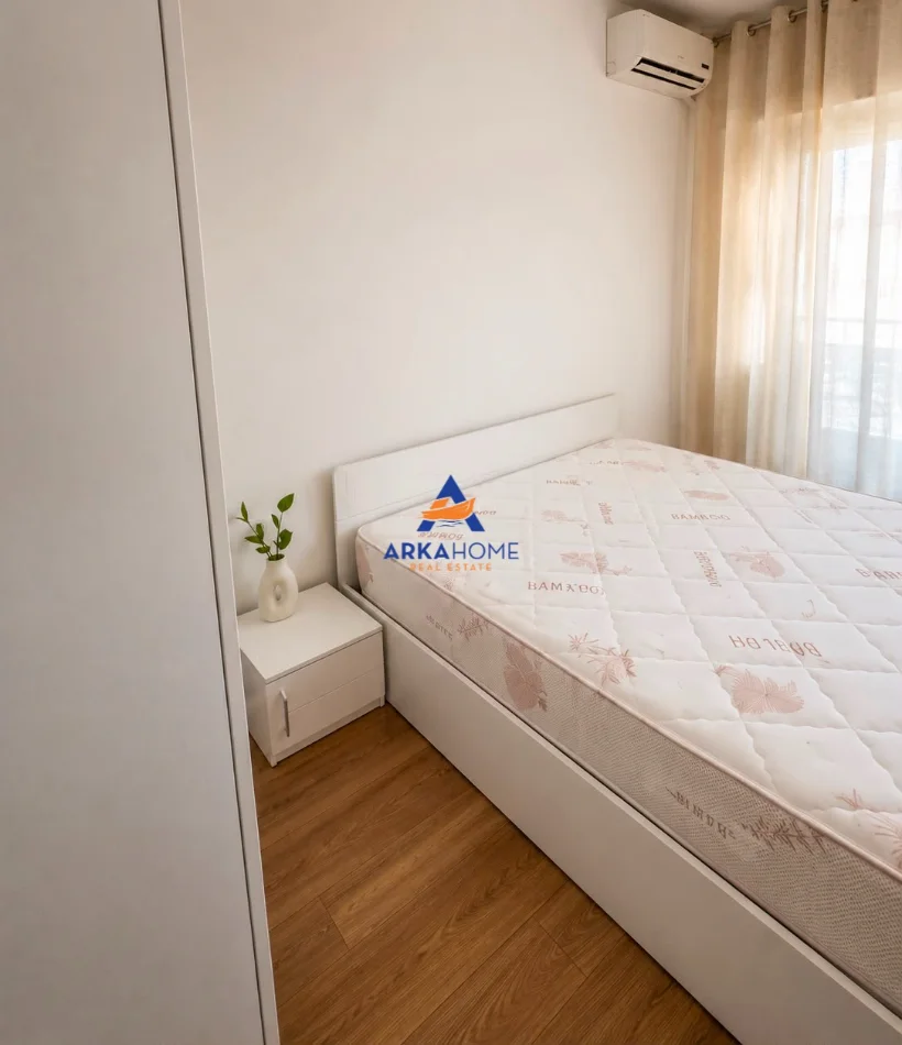 Tirane, jepet me qera apartament 1+1+Ballkon Kati 4, 78 m² 537 € 
