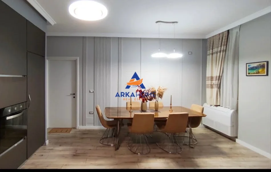 Tirane, jepet me qera apartament 2+1+Ballkon Kati 1, 100 m² 620 € 