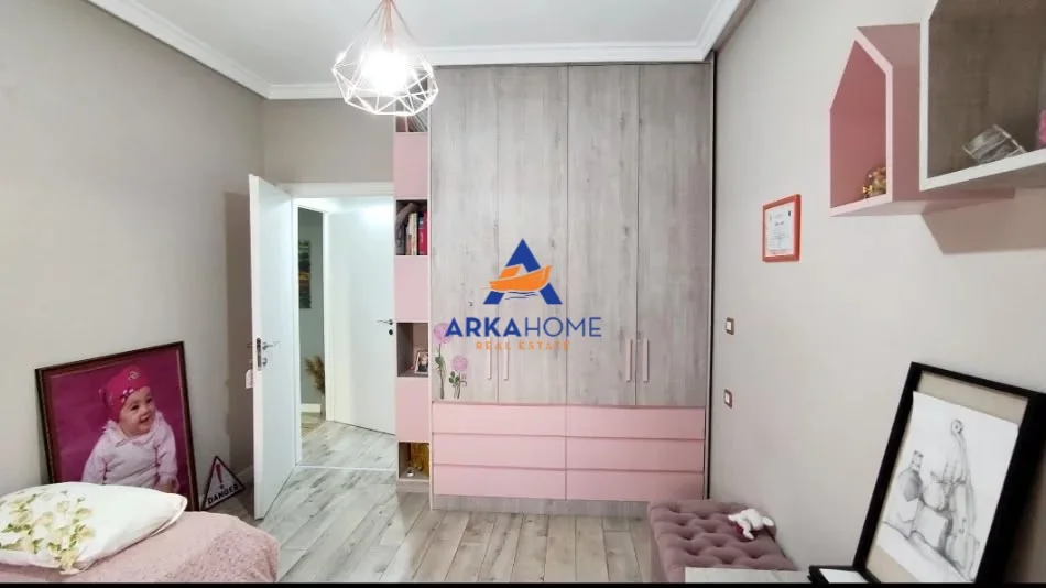 Tirane, jepet me qera apartament 2+1+Ballkon Kati 1, 100 m² 620 € 