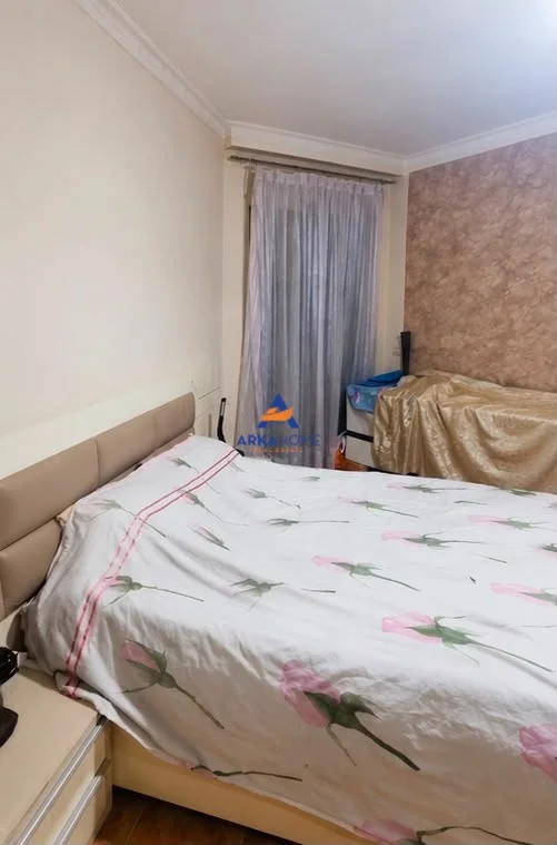 Tirane, jepet me qera apartament 2+1+Ballkon Kati 7, 95 m² 537 € 