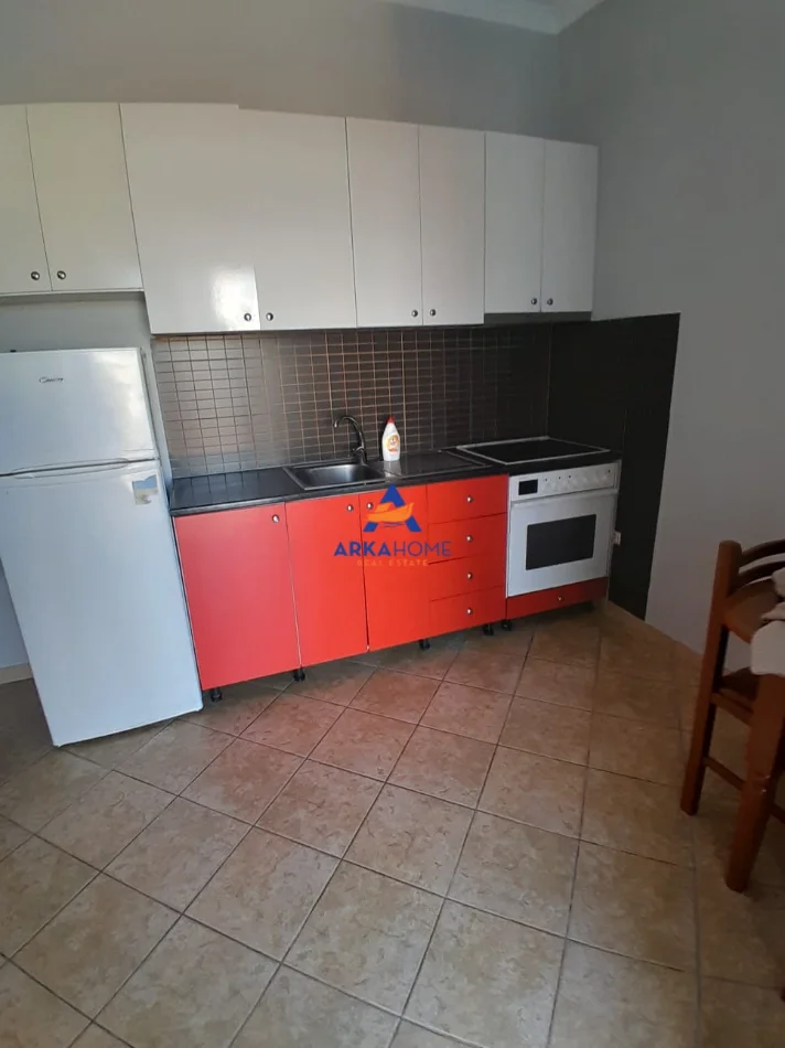 Tirane, jepet me qera apartament 1+1+Ballkon Kati 2, 50 m² 375 € 