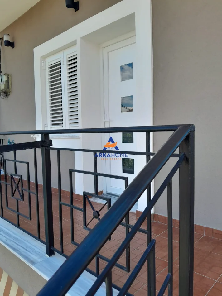 Tirane, jepet me qera apartament 1+1+Ballkon Kati 2, 50 m² 375 € 