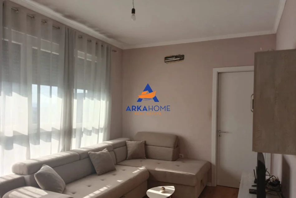 Tirane, jepet me qera apartament 1+1+Ballkon Kati 9, 63 m² 500 € 