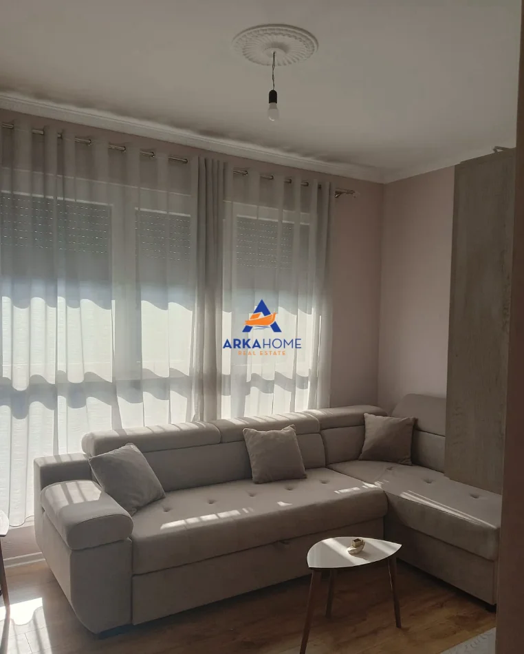 Tirane, jepet me qera apartament 1+1+Ballkon Kati 9, 63 m² 500 € 