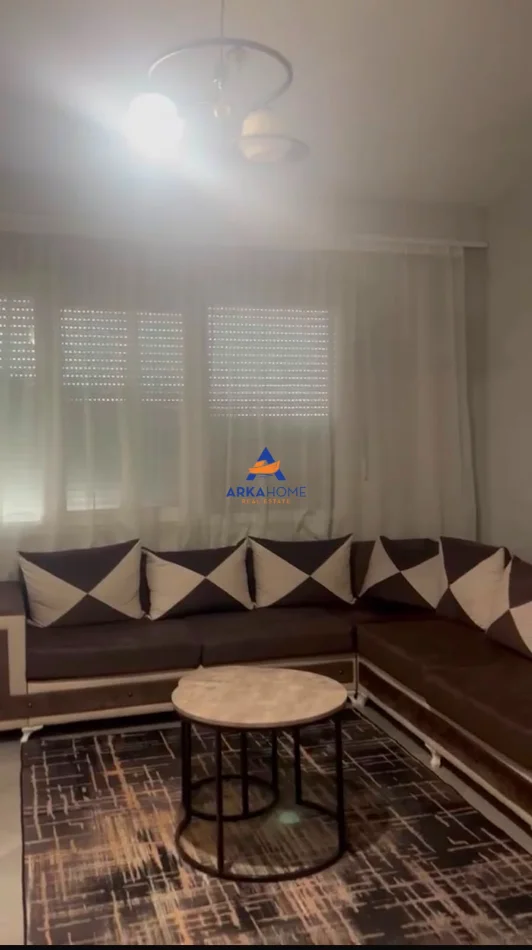 Tirane, jepet me qera apartament 1+1+Ballkon Kati 2, 85 m² 590 € 