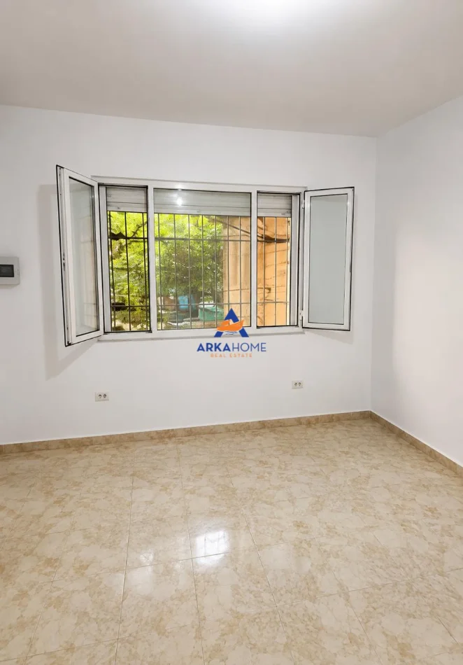 Tirane, shitet garsonier 1+1+Ballkon Kati 1, 63 m² 185.000 € 