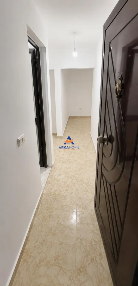 Tirane, shitet garsonier 1+1+Ballkon Kati 1, 63 m² 185.000 € 