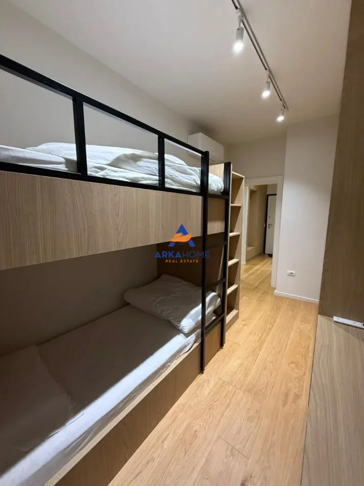 Tirane, jepet me qera apartament 2+1+Ballkon Kati 2, 95 m² 1.300 € 