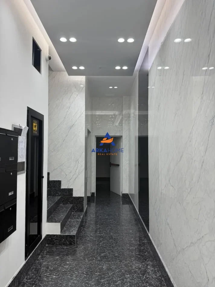 Tirane, jepet me qera apartament 2+1+Ballkon Kati 2, 95 m² 1.300 € 