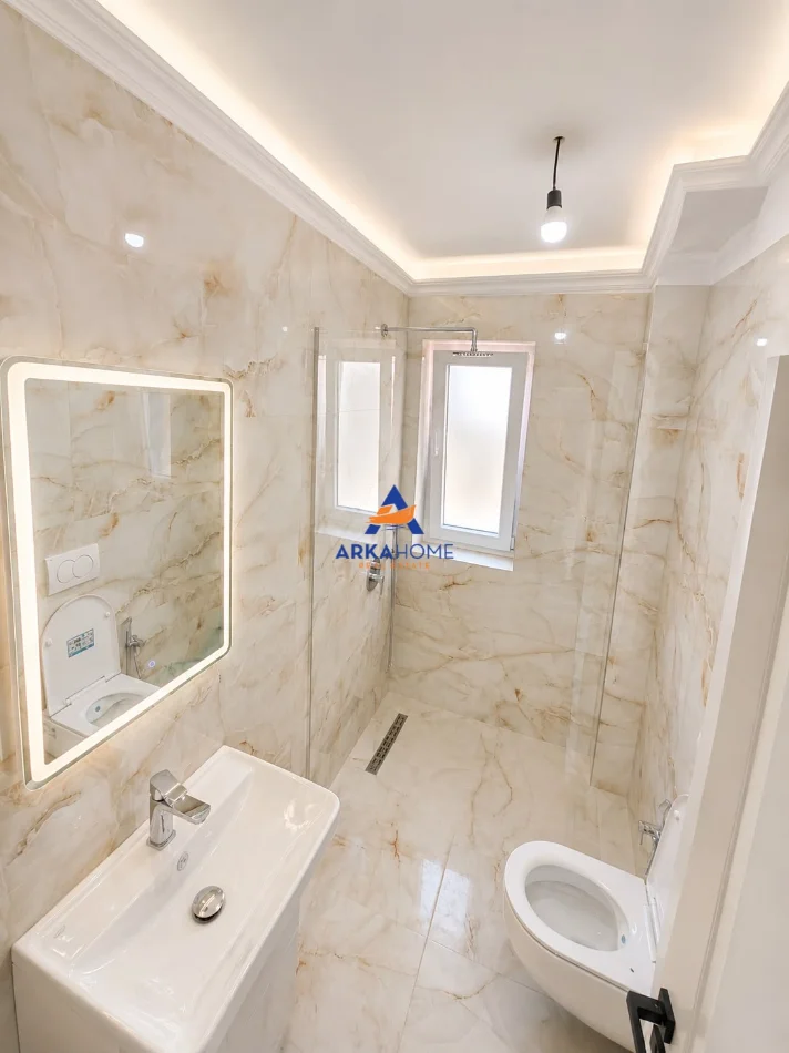 Tirane, shitet apartament 1+1+Ballkon Kati 3, 67 m² 171.700 € 