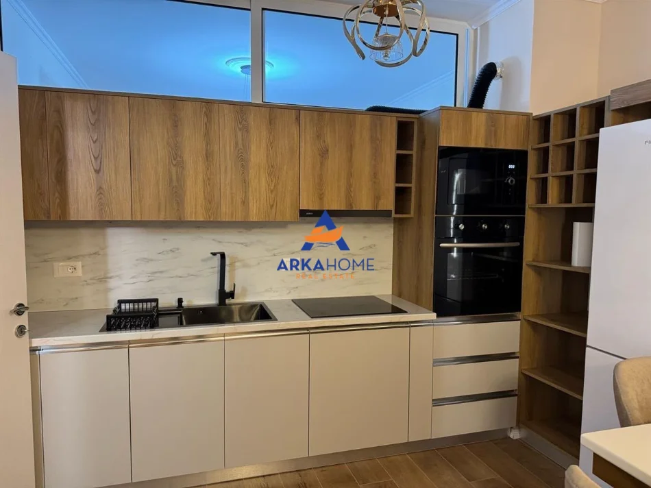 Tirane, jepet me qera apartament 2+1+Ballkon Kati 7, 85 m² 750 € 