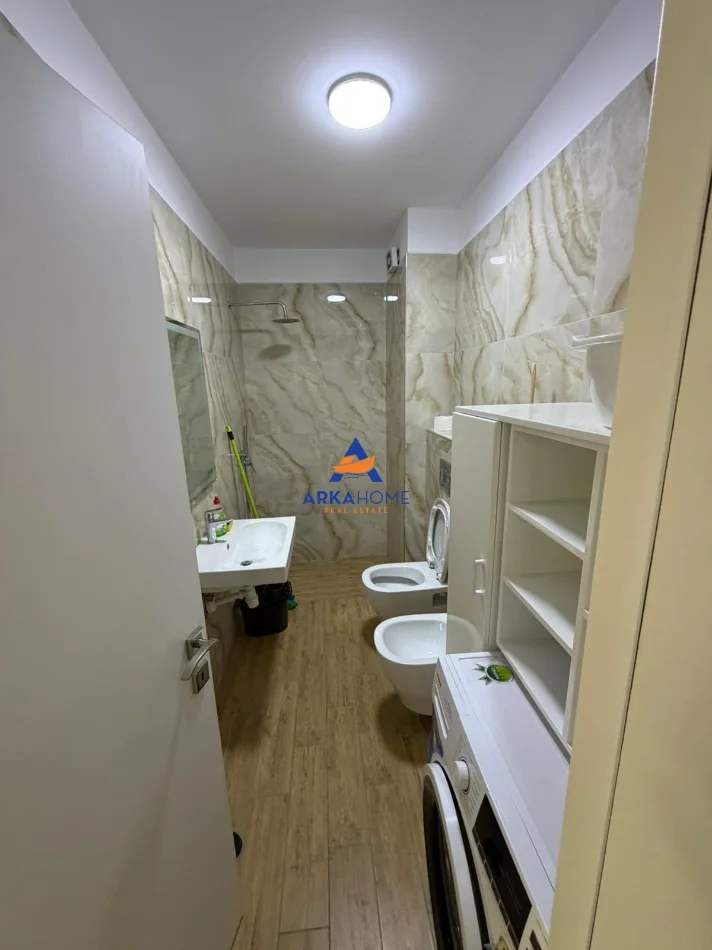 Tirane, jepet me qera apartament 1+1+Ballkon Kati 7, 57 m² 650 € 