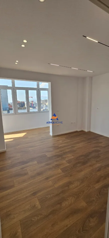 Tirane, shitet apartament 1+1+Ballkon Kati 11, 65 m² 165.000 € 