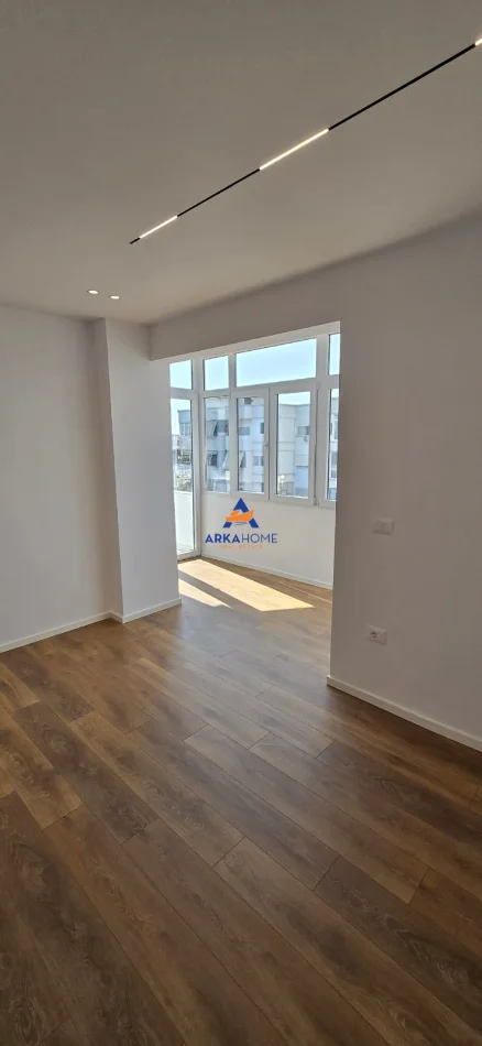 Tirane, shitet apartament 1+1+Ballkon Kati 11, 65 m² 165.000 € 