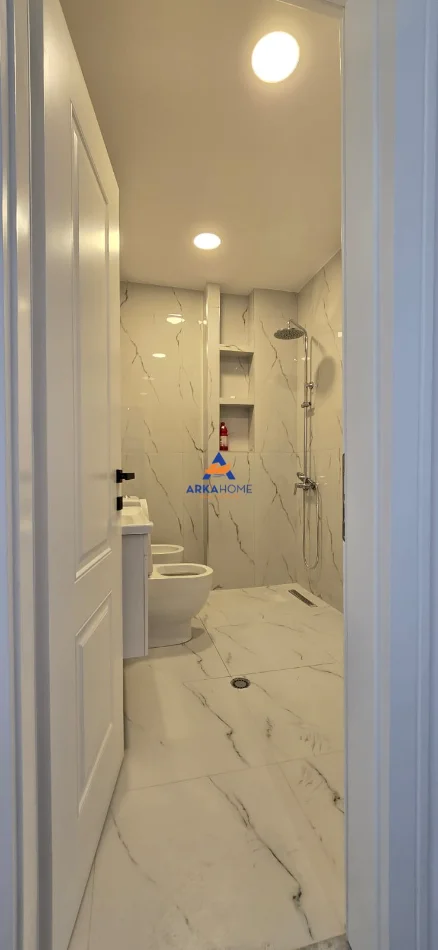 Tirane, shitet apartament 1+1+Ballkon Kati 11, 65 m² 165.000 € 