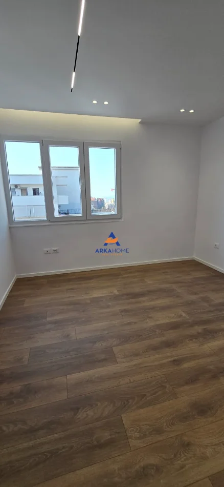 Tirane, shitet apartament 1+1+Ballkon Kati 11, 65 m² 165.000 € 