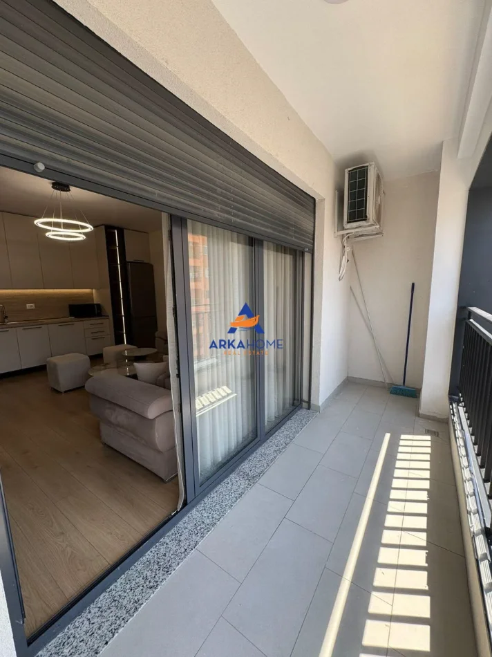 Tirane, jepet me qera apartament 1+1+Ballkon Kati 3, 68 m² 643 € 