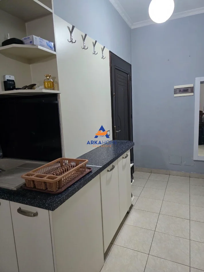 Tirane, jepet me qera apartament 1+1+Ballkon Kati 1, 64 m² 380 € 