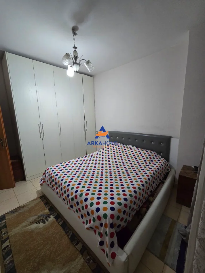 Tirane, jepet me qera apartament 1+1+Ballkon Kati 1, 64 m² 380 € 