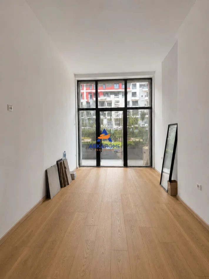 Tirane, jepet me qera ambjent biznesi Kati 0, 24 m² 536 € 